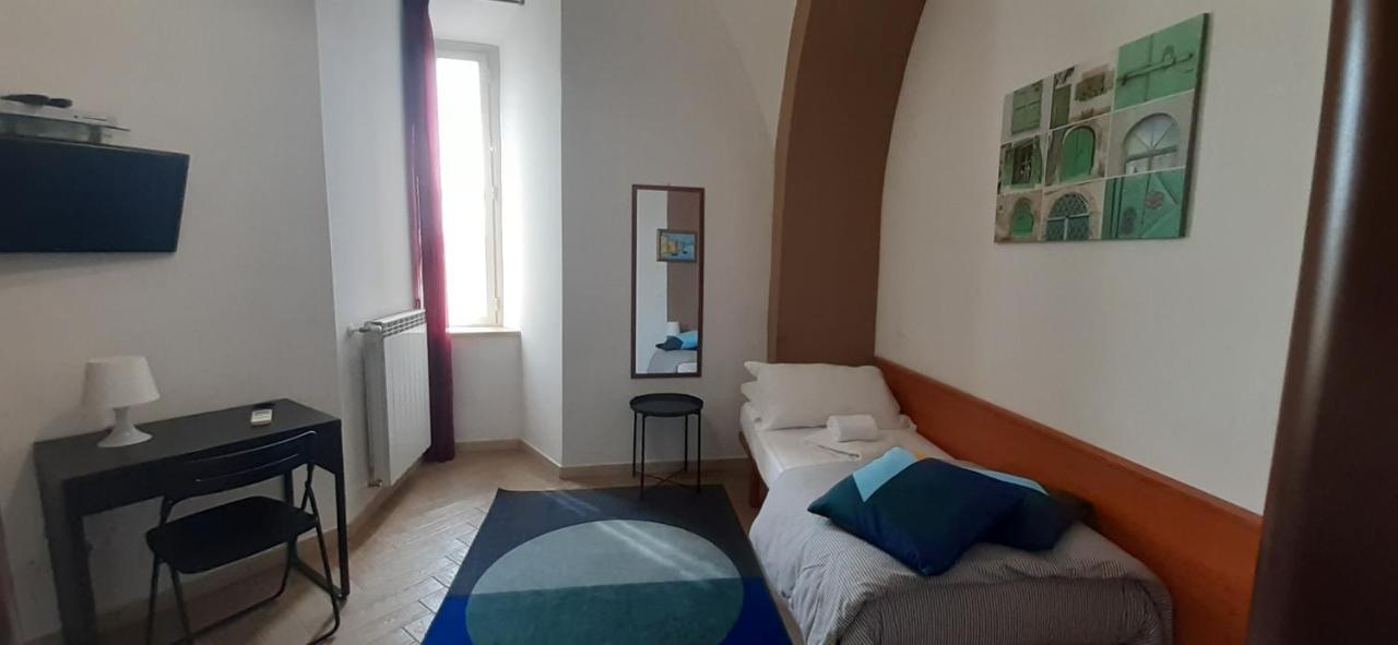 Le Scalette - Affittacamere Terracina Esterno foto