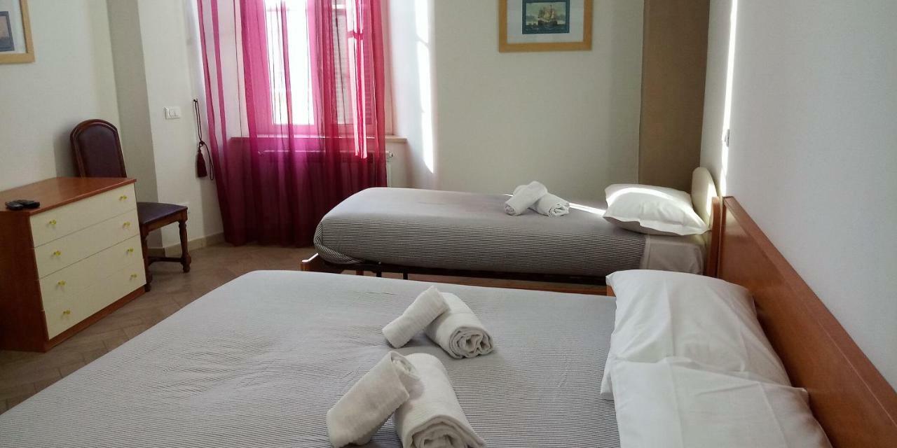 Le Scalette - Affittacamere Terracina Esterno foto
