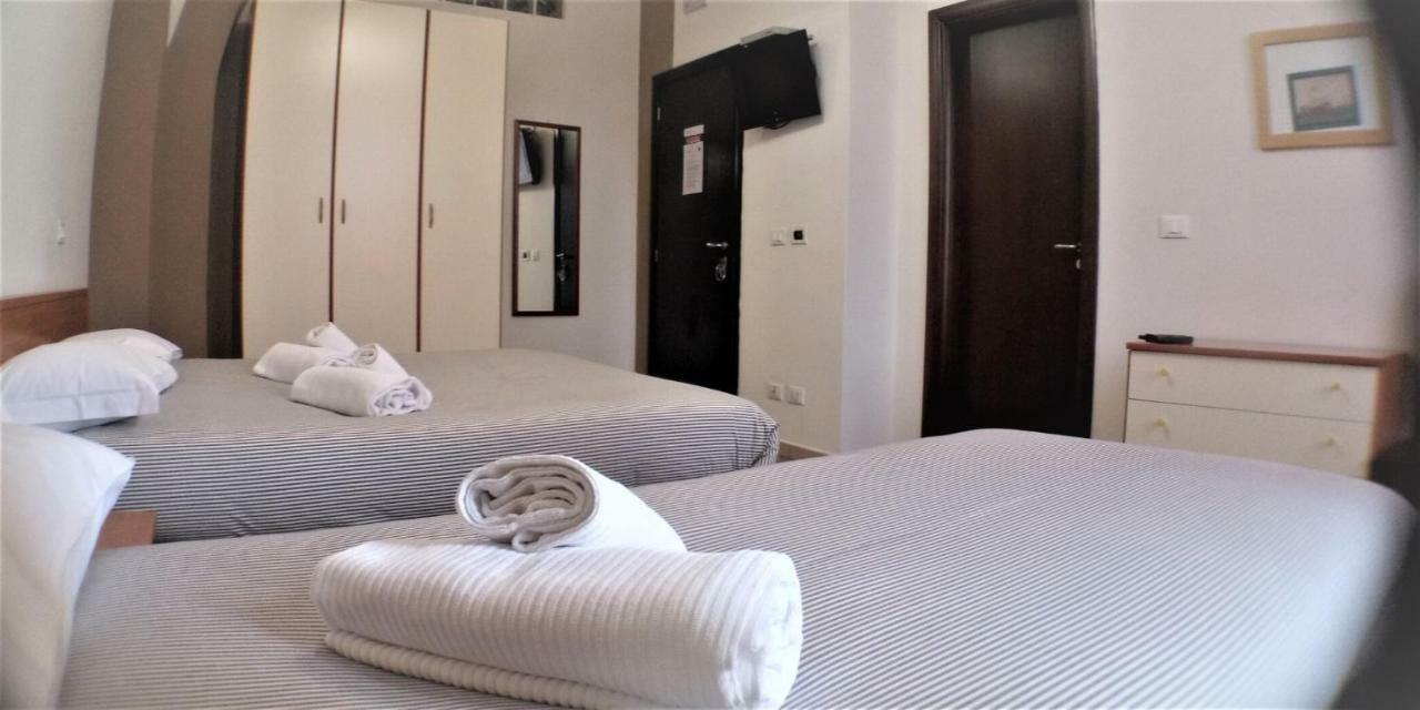 Le Scalette - Affittacamere Terracina Esterno foto