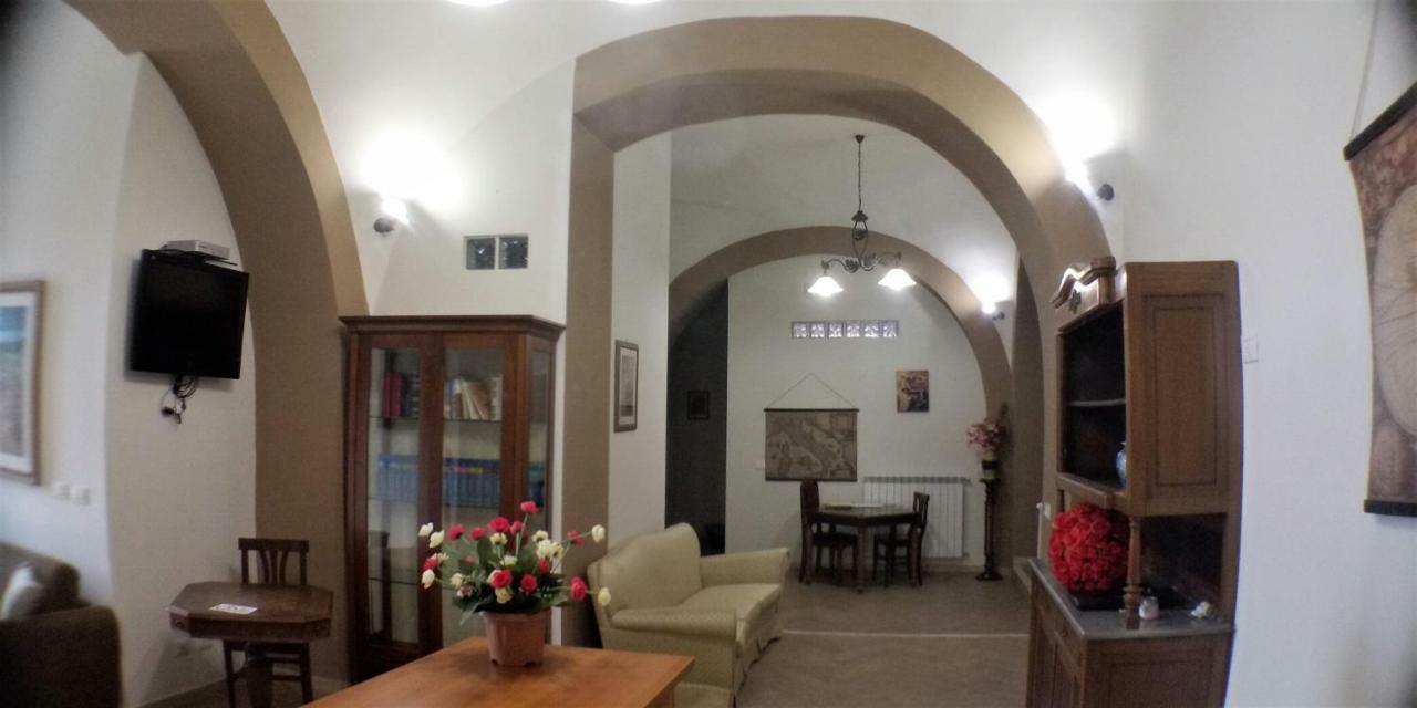 Le Scalette - Affittacamere Terracina Esterno foto