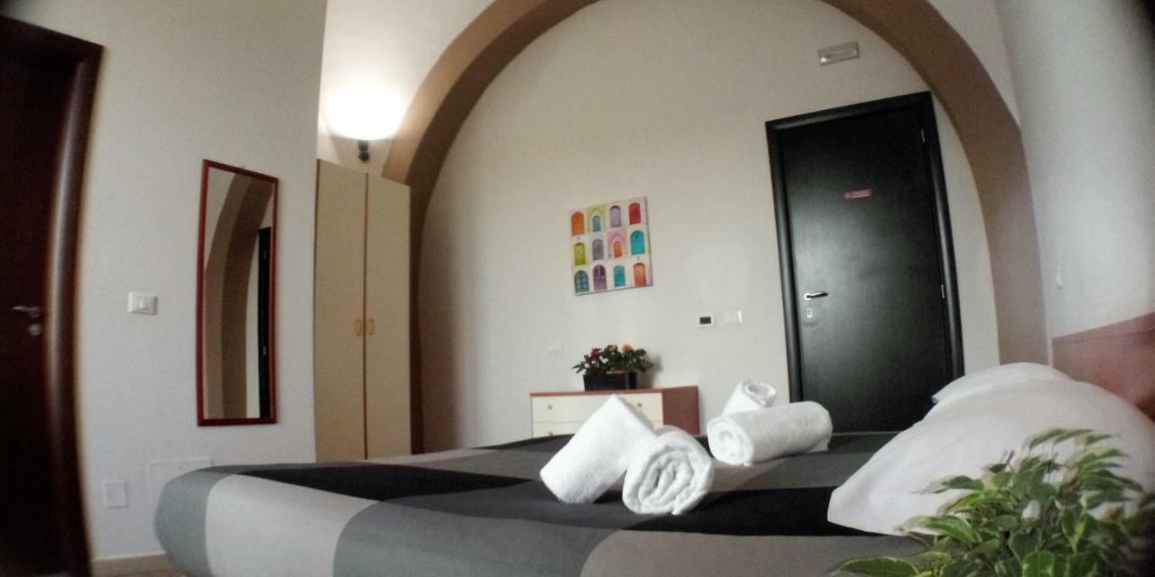 Le Scalette - Affittacamere Terracina Esterno foto