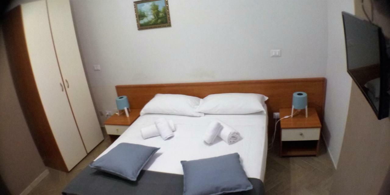 Le Scalette - Affittacamere Terracina Esterno foto